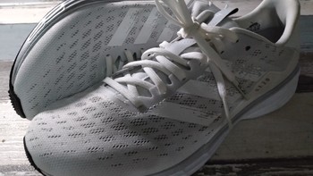 灯家跑鞋展览 篇五：尝鲜adidas竞速——sl20开箱和第一脚 