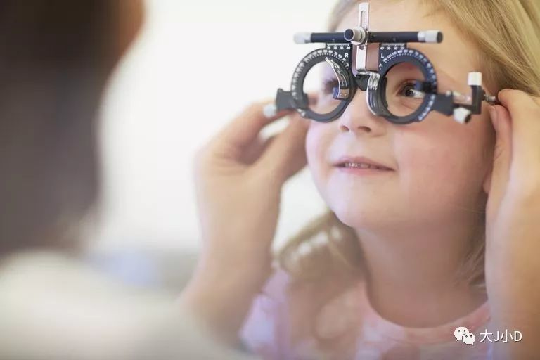 天天看视频，视力要告急，一篇说透0-6岁在家护眼关键