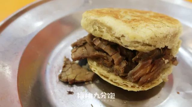 天津人最爱的锅巴菜，既没锅巴也没菜？