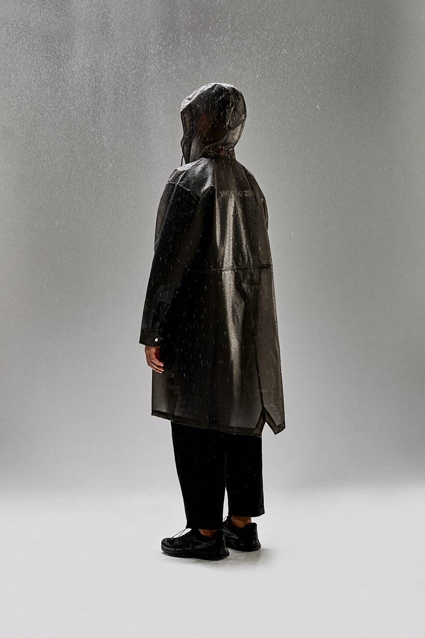 穿上它雨天都不想打伞：英国时尚店铺MKI 推出 Transparent Collection 雨衣胶囊系列