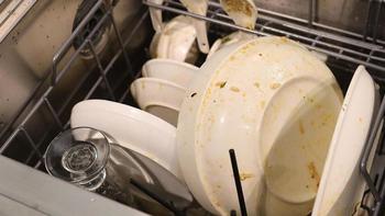 超多油污都能洗净，西门子这台洗碗机有点厉害！