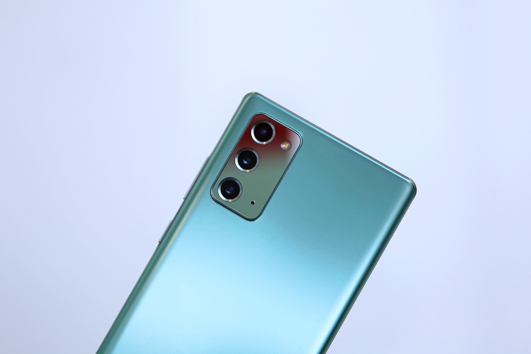 薄荷绿的“中杯”旗舰：三星 Galaxy Note20 初体验