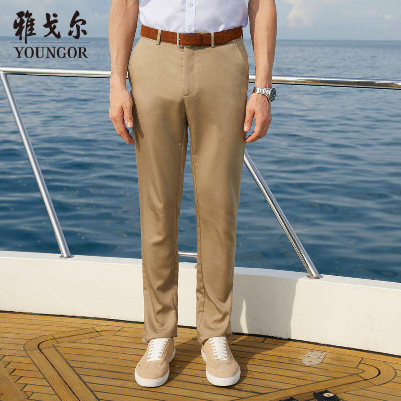 休闲裤有个更准确的称呼叫奇诺裤（Chino Pants）,这几款奇诺裤最适合秋天穿
