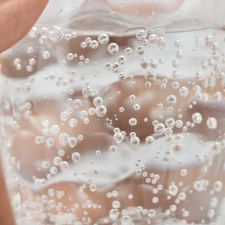 时光传送门 篇二十五：”气泡水“能否成为“肥宅水”的替代品，0糖0卡0脂的宏宝莱气泡水 