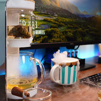 我的桌面一机多用迷你水吧-鸣盏即热茶饮机使用场景展示