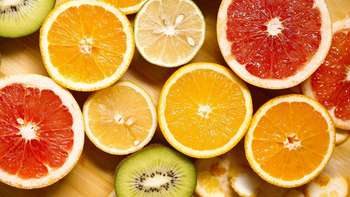 拳打橙子脚踢柠檬！20种VC含量高且容易买到的果蔬食材，谁才是真正的维C之王？