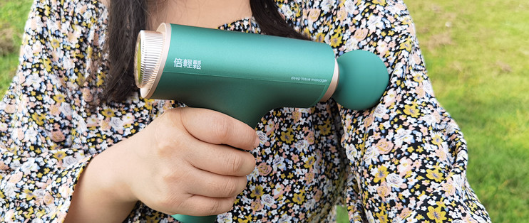 评测篇九十九深入击打可达6mm深度肌肉层这款倍轻松经络枪更适合女性