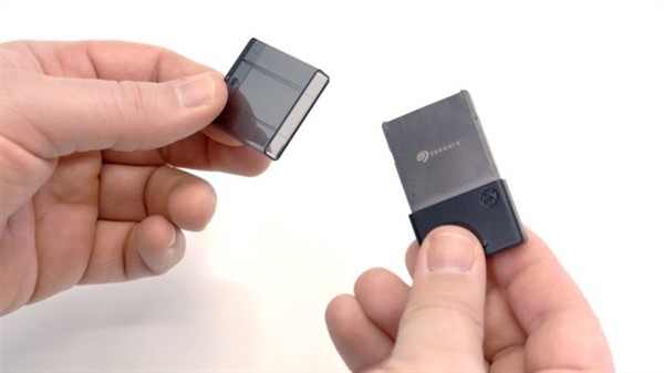 希捷Micro SD类型的SSD扩展卡