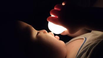 宝宝的东西 篇四：握住光，pupupula小灯泡
