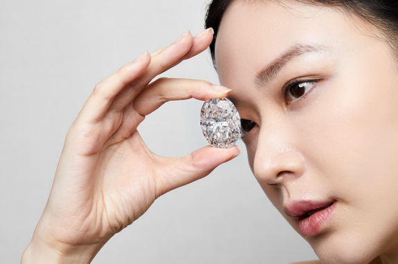 日本藏家1.2亿买天然钻石只为“宠女儿”？投资圈宠儿了解一下！ 