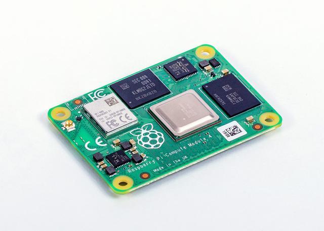 树莓派发布Compute Module 4开发板，更小巧强大