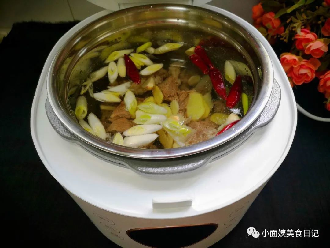 重阳节，亲自下厨为婆婆做道汤，暖身更暖心​，婆婆：吃得真得劲​！