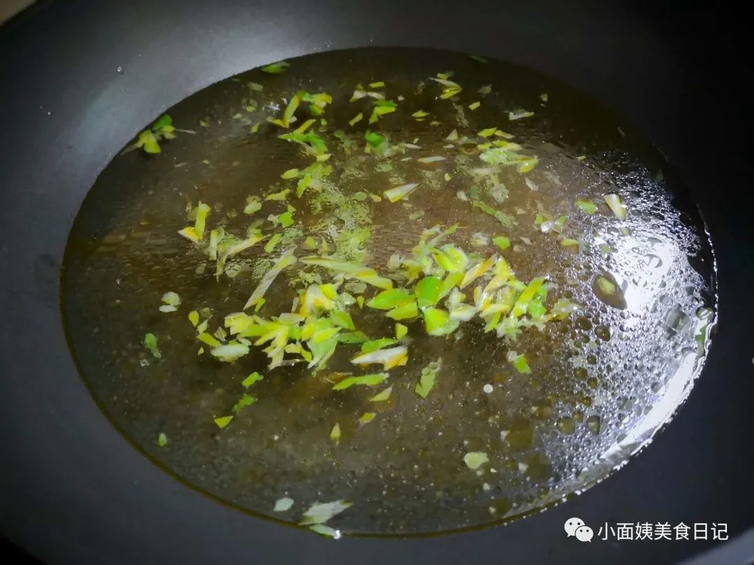 秋天常用豆腐煮这汤，口感香滑，清淡养胃，天冷来一碗营养又舒心 ！