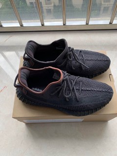 adidas yeezy 350v2黑