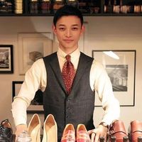 他是日本擦鞋比赛的冠军！擦鞋已经全国第一了，难道颜值也想出道吗？