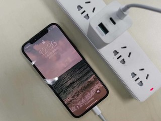 为iPhone12配个65w氮气镓更划算