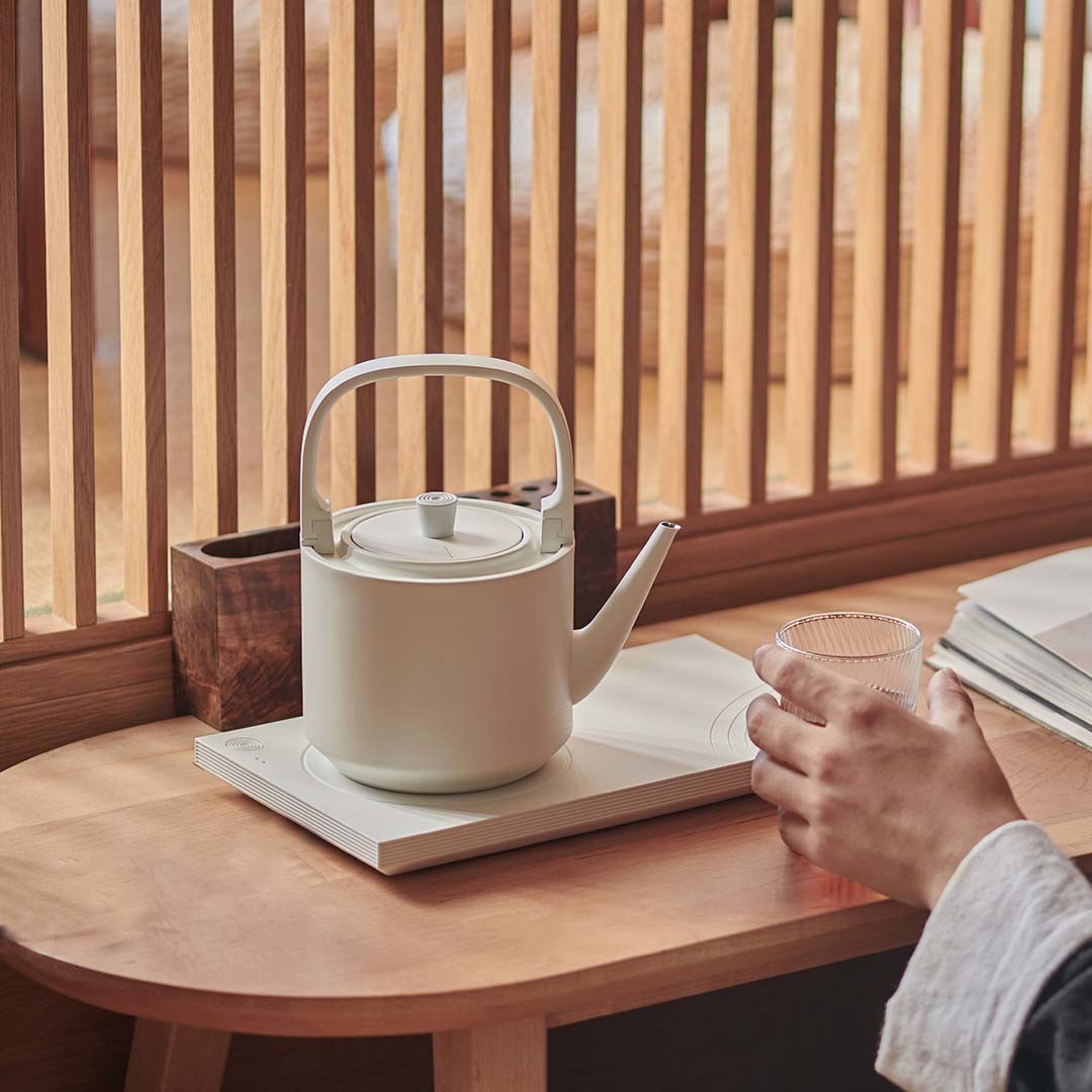 小坐片刻 优雅恒温水壶 增添茶室之美