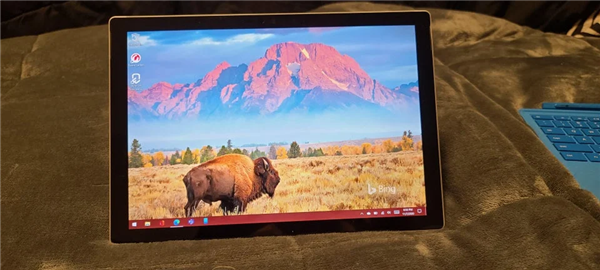 微软Surface Pro 8原型机欣赏：升级第11代酷睿，配大容量电池