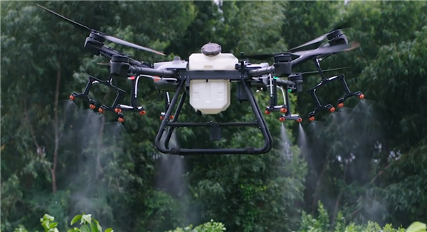 大疆发布T30植保无人机：翼展2.8米，每小时喷农药240亩地