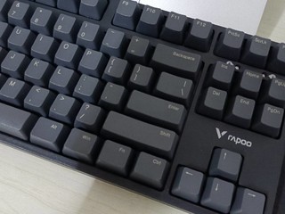 雷柏V860机械键盘 樱桃轴手感出色