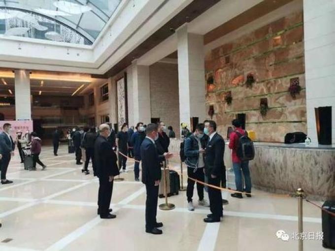 疫情快讯|成都新冠病例最新进展:成都1660人核酸检测阴性,锦江宾馆宾客已全部退房