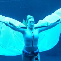 《阿凡达2》新场景曝光，女主温斯莱特创下水下憋气7分钟新纪录，续集将于两年后上映