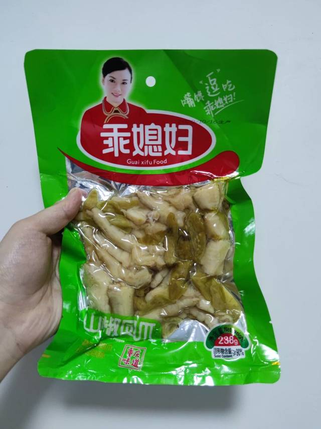 喜欢吃泡椒凤爪，一次吃个够