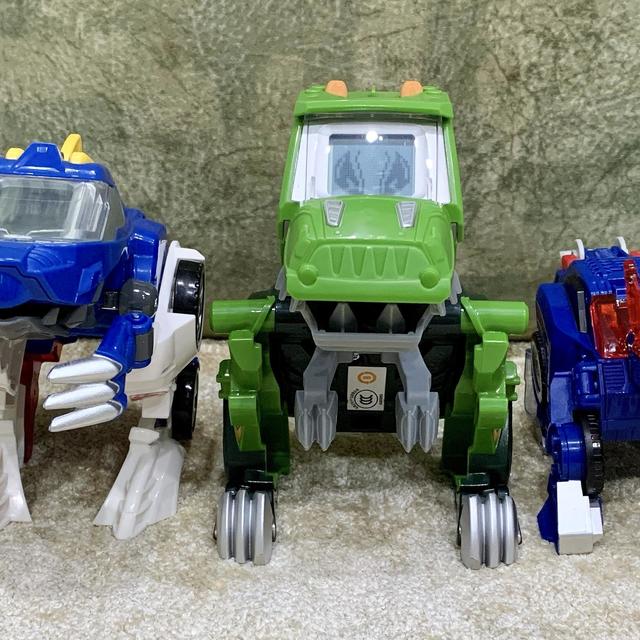 恐龙玩具之伟易达变形恐龙机器人