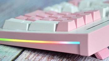 周边入坑 篇五十五：微星GK50Z PIXEL199的粉色系+青轴104键机械键盘，终于圆了老夫多年的少女心