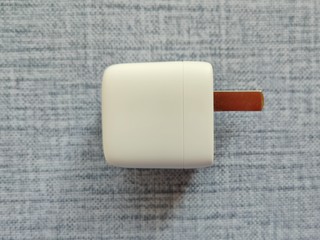 UIBI 柚比 18W USB-C充电器