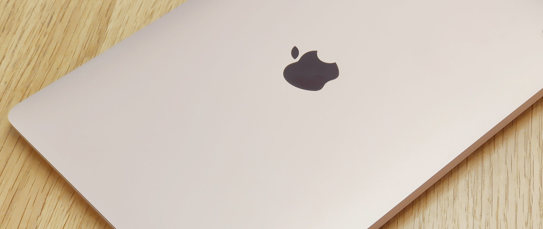 在传媒当设计师的朋友忍受不了苹果本Intel芯片噪音，换了MacBook Pro m1 深灰色