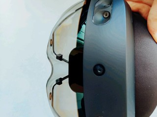 微软HoloLens2智能眼镜