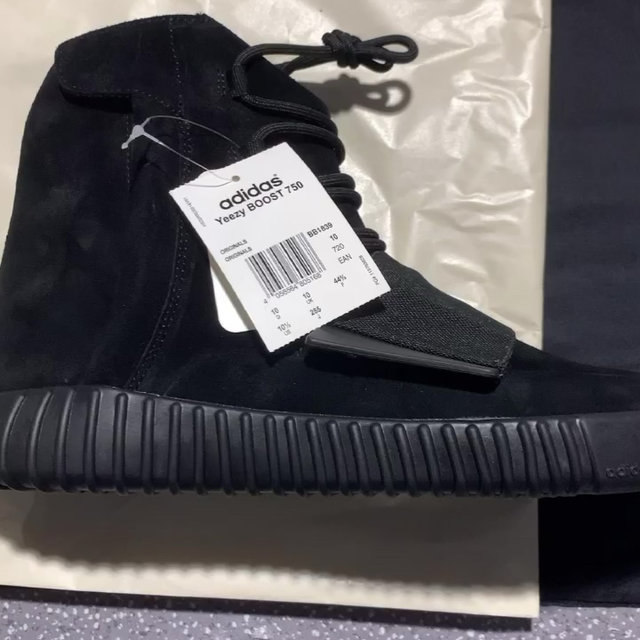 阿迪达斯 yeezy 750 开箱啦