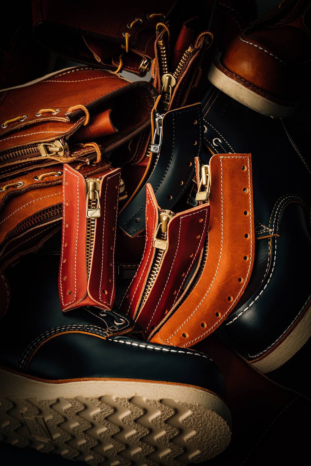 从系带到拉链的跨越：RED WING 红翼 推出 Boots Leather Zipper Unit 工装靴小配件