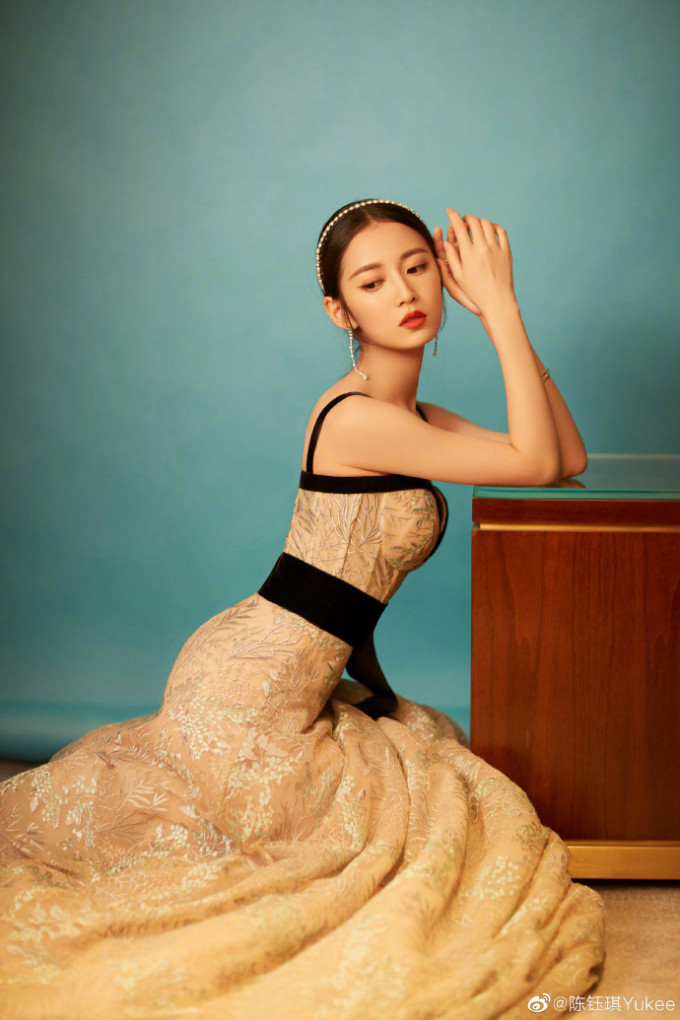 女明星穿的晚会礼服哪款好看