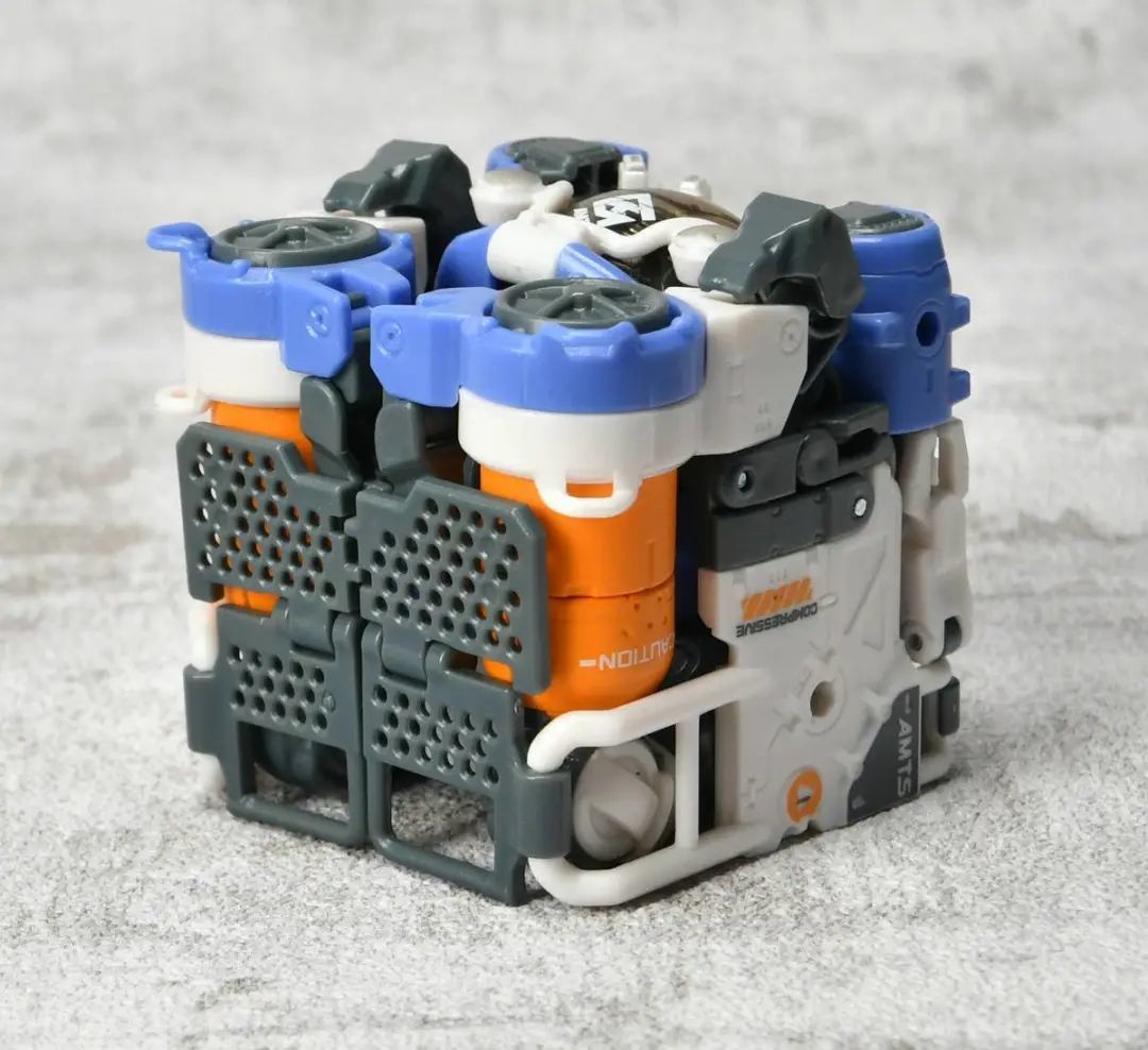 78动漫官方评测52toysmegabox深潜者