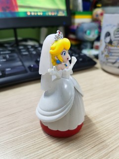 梦幻婚礼造型的桃花公主amiibo