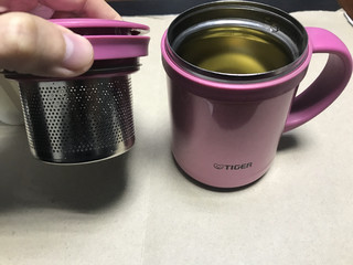 带茶隔的虎牌双层保温茶杯