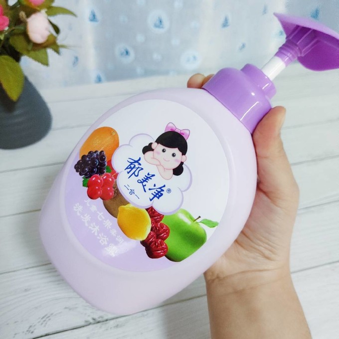 郁美净婴幼儿洗发沐浴
