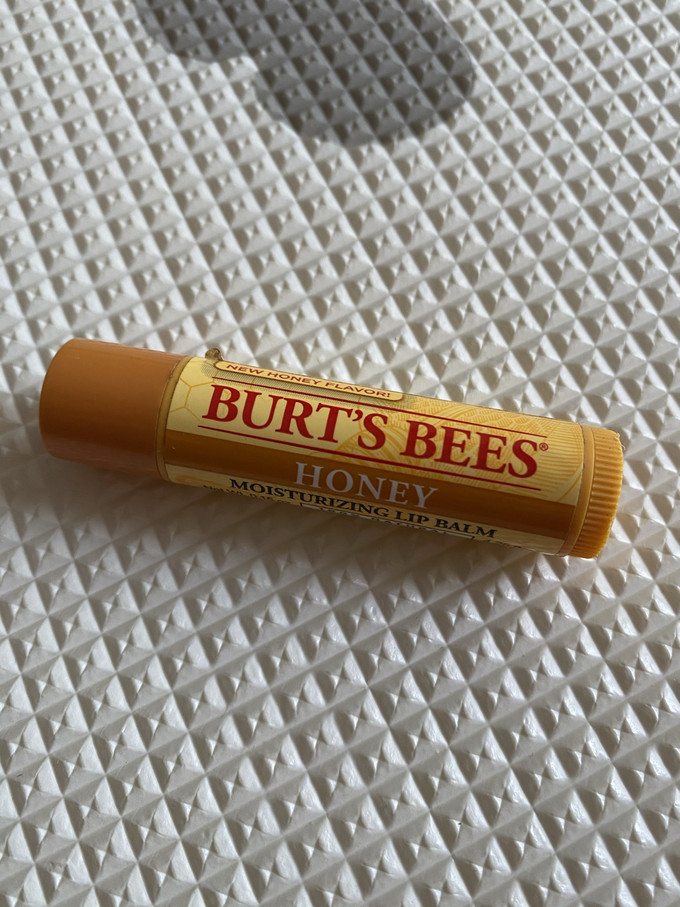 小蜜蜂润唇膏