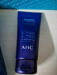 AHC玻尿酸水盈洗面奶，泡沫细腻，值！