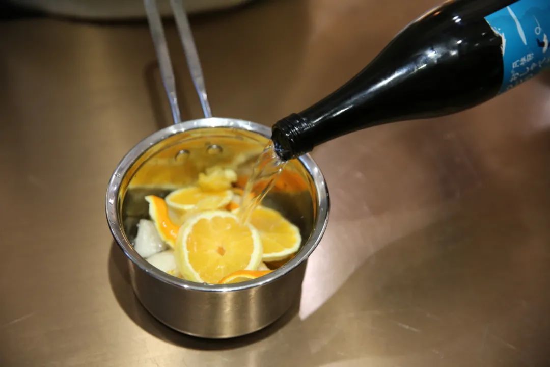 制作热红酒的简单教程 热红酒的做法和功效 什么值得买