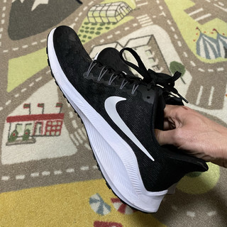 Nike Air Vomero 14跑鞋