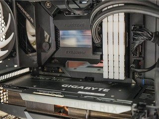 技嘉RTX3090 24G魔鹰游戏显卡