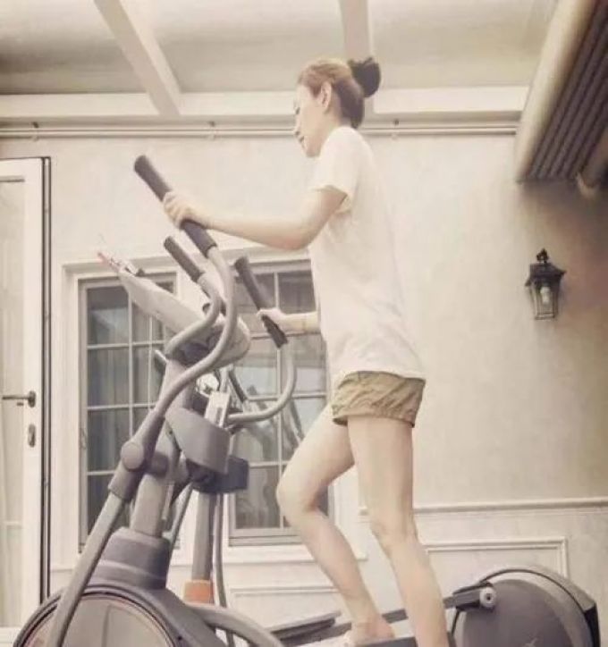 44岁#李小冉身材#上热搜,人到中年后适合做什么运动?
