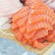 北京市场进口三文鱼案板检测到新冠病毒，生鲜食品还能吃吗？