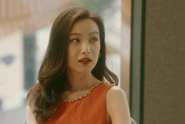 拎包记 VOL.10：《流金岁月》14只同款包均价2-3万，倪妮背了4只意大利爱马仕！