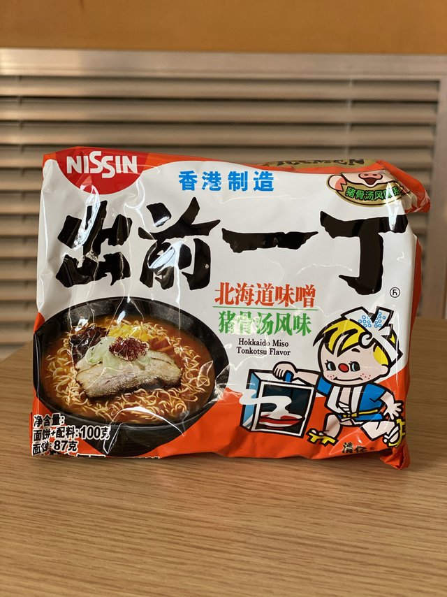 出前一丁豚骨拉面