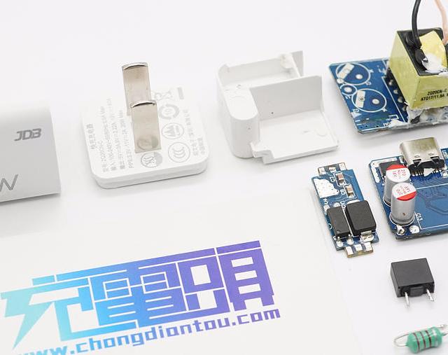 拆解报告：JDB劲电宝20W USB PD快充充电器ZQ20CN-C
