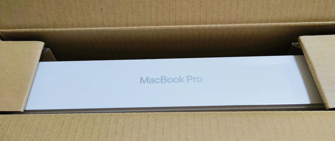 给MacBook Pro M1配备个USB 4.0固态移动硬盘盒：阿卡西斯TBU401开箱和体验